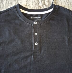 Kenneth Cole Men's Henley T-Shirt Size Medium NEW
